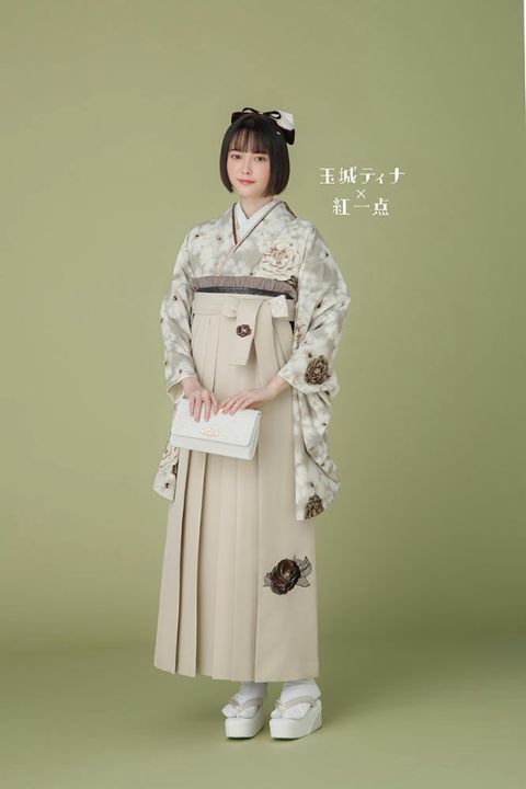 玉城ティナ×紅一点 卒業式袴レンタル